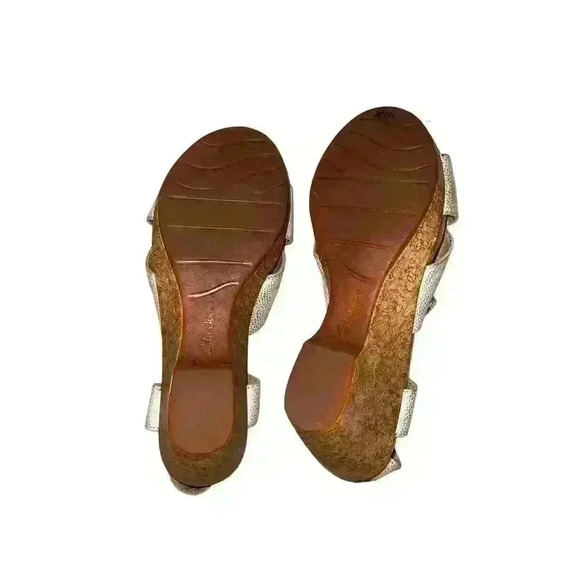 Clarks Women's 9 M Platform Sandals Leather Gold Cork Slingback Buckle - Picture 5 of 7